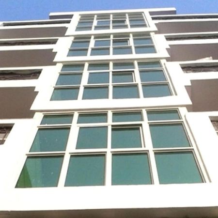 Charanpahari Hotel Nowe Delhi Zewnętrze zdjęcie