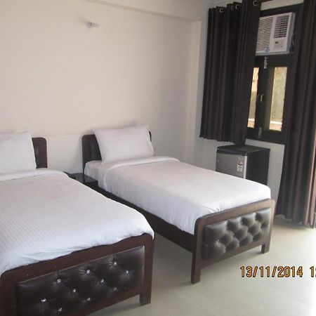 Charanpahari Hotel Nowe Delhi Zewnętrze zdjęcie