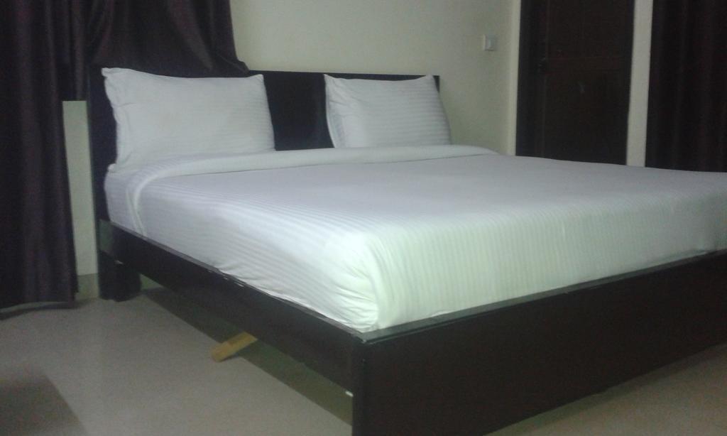 Charanpahari Hotel Nowe Delhi Pokój zdjęcie