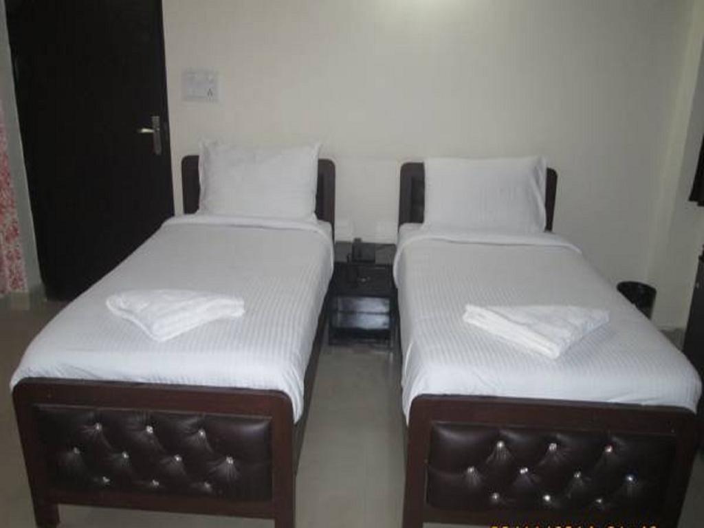 Charanpahari Hotel Nowe Delhi Zewnętrze zdjęcie