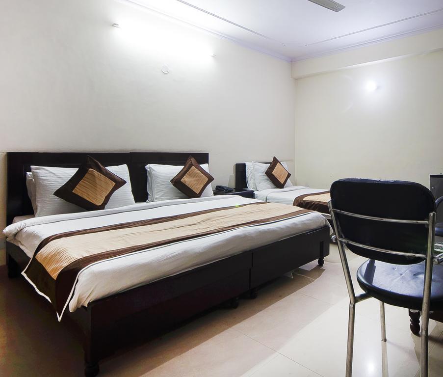 Charanpahari Hotel Nowe Delhi Zewnętrze zdjęcie