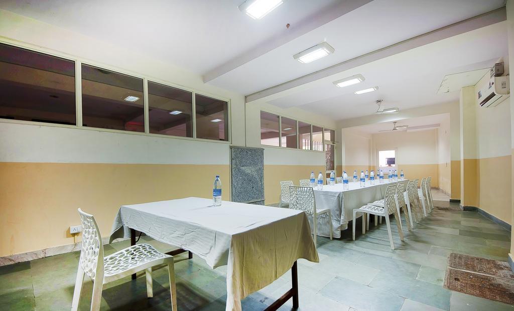 Charanpahari Hotel Nowe Delhi Zewnętrze zdjęcie