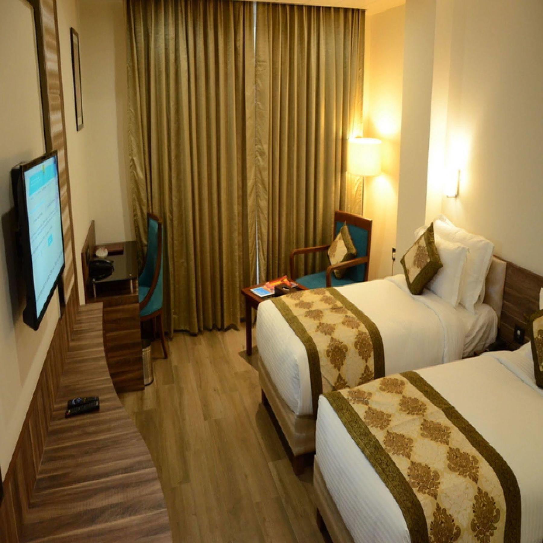 Charanpahari Hotel Nowe Delhi Zewnętrze zdjęcie