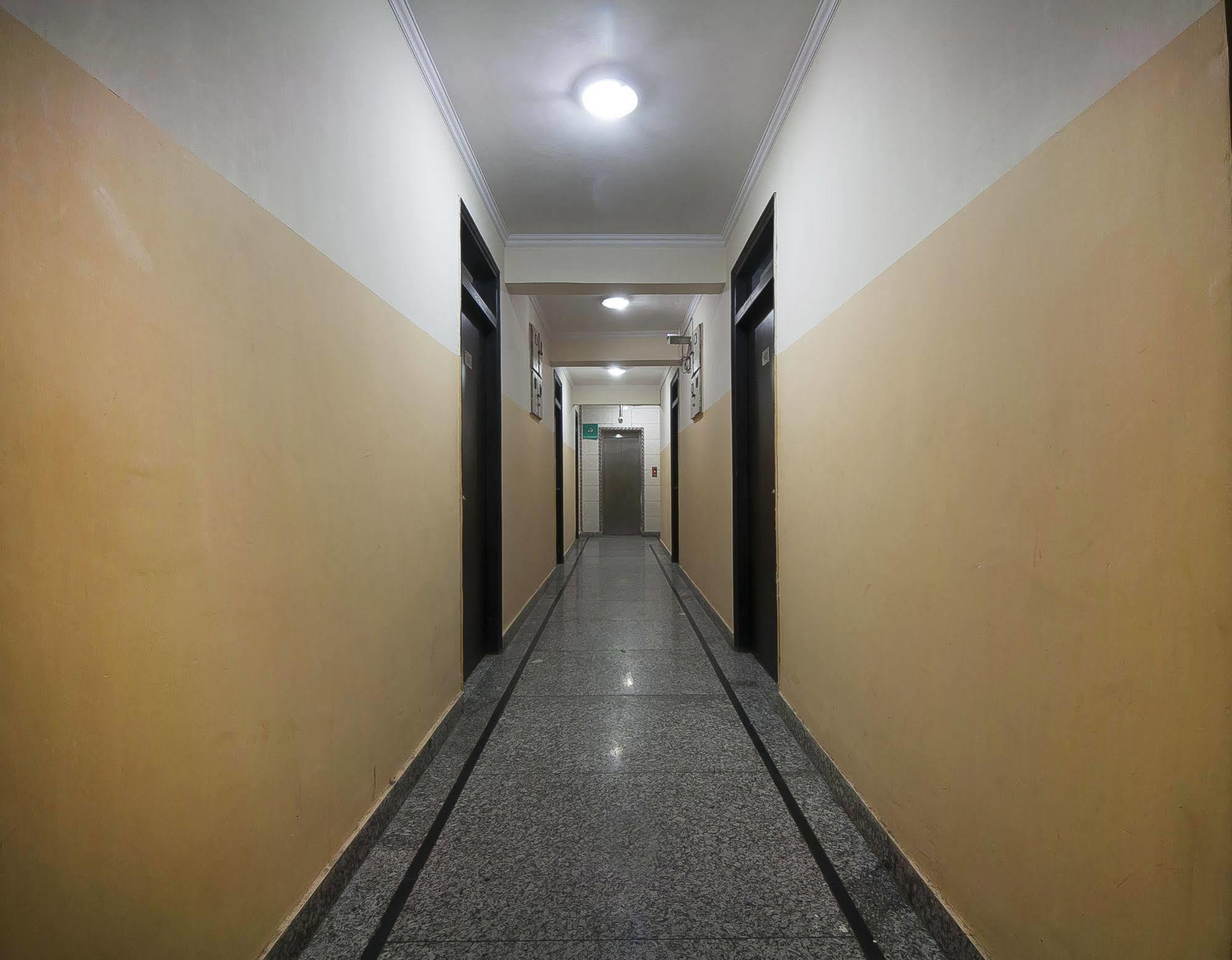 Charanpahari Hotel Nowe Delhi Zewnętrze zdjęcie