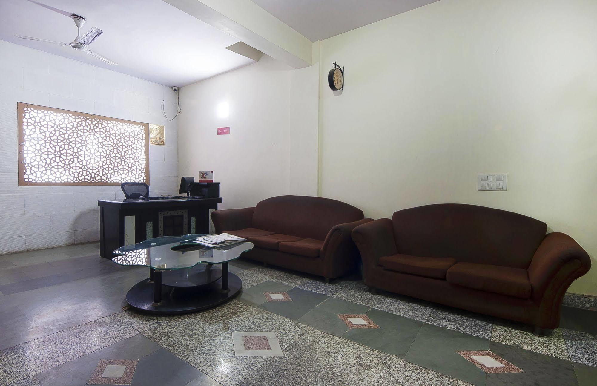 Charanpahari Hotel Nowe Delhi Zewnętrze zdjęcie