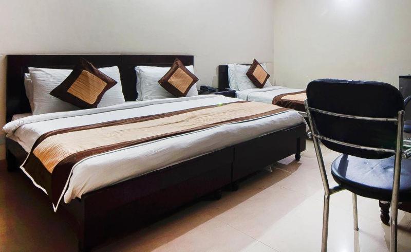 Charanpahari Hotel Nowe Delhi Zewnętrze zdjęcie