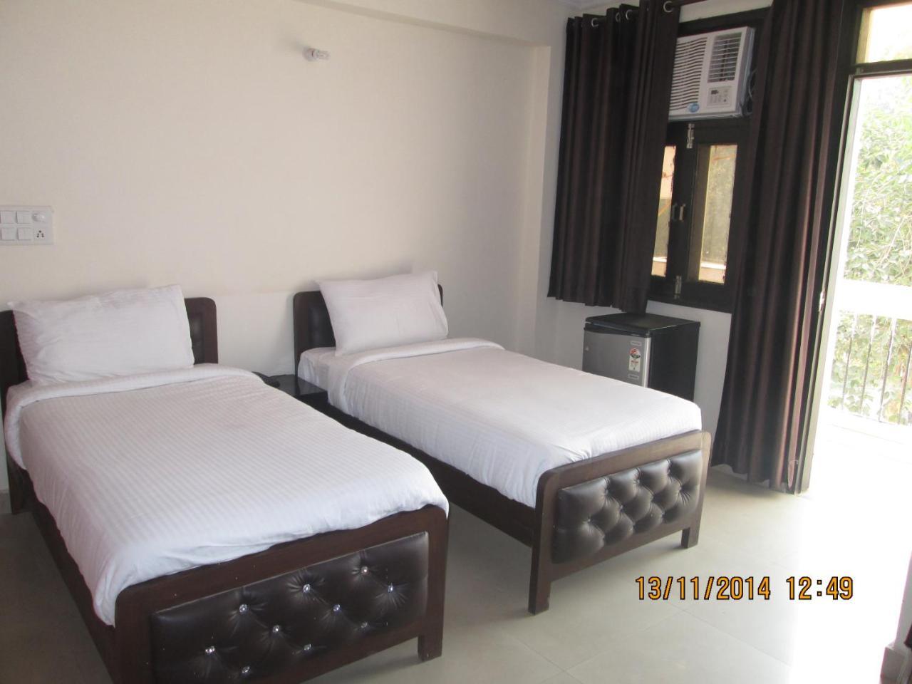 Charanpahari Hotel Nowe Delhi Zewnętrze zdjęcie