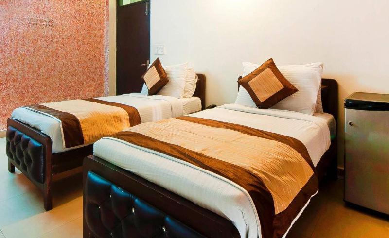 Charanpahari Hotel Nowe Delhi Zewnętrze zdjęcie