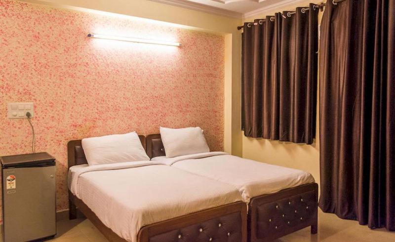 Charanpahari Hotel Nowe Delhi Zewnętrze zdjęcie