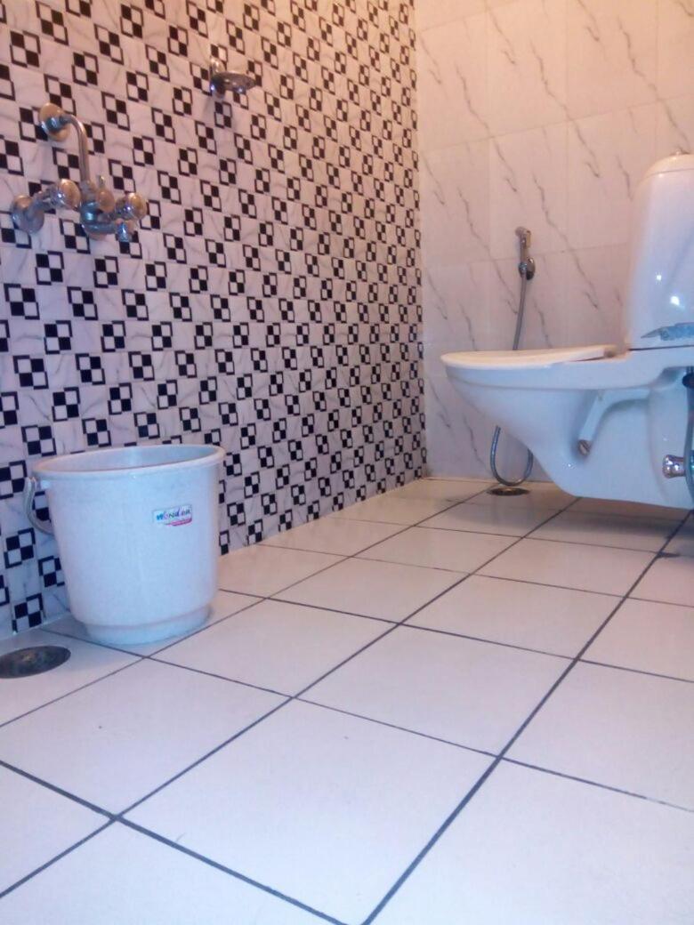 Charanpahari Hotel Nowe Delhi Zewnętrze zdjęcie